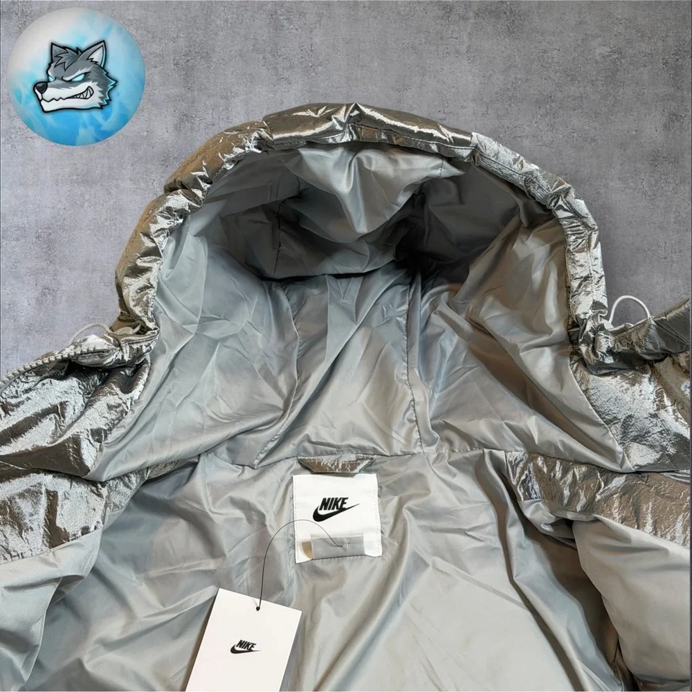 Nike sportswear swoosh